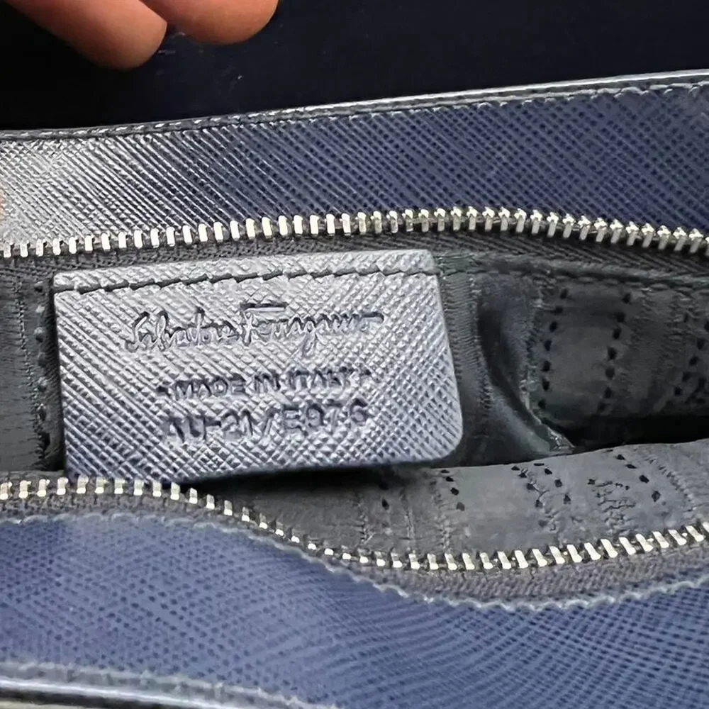 Salvatore ferragamo gancini shoulder